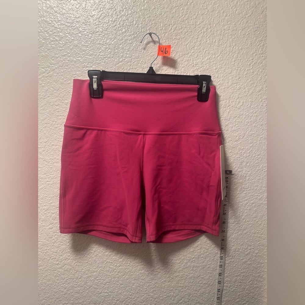 NWT Lululemon align shorts size 10. A46